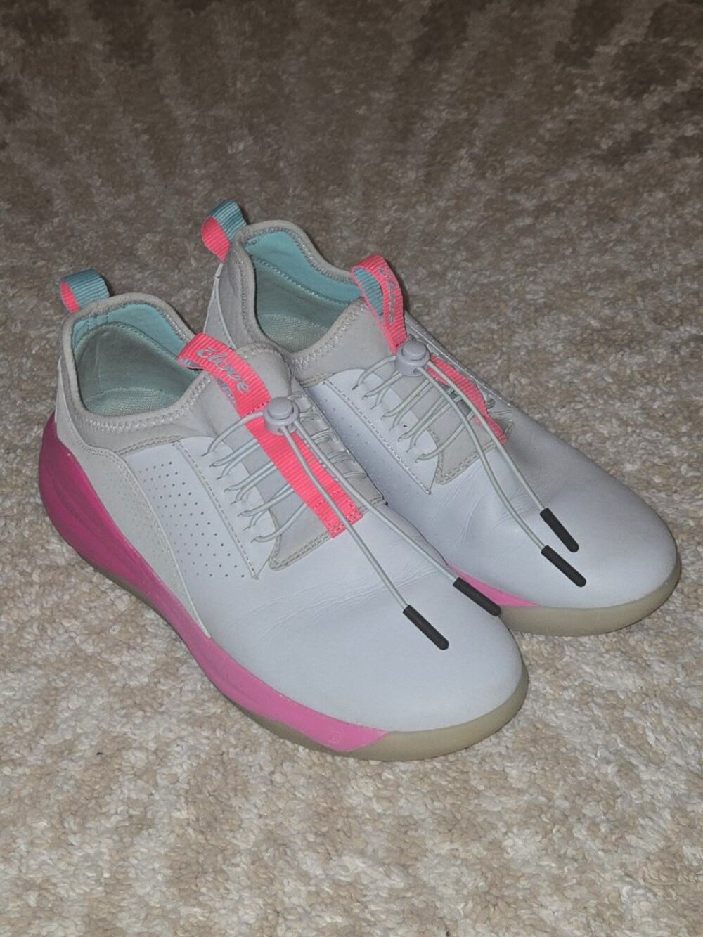 Clove Classic Sneaker Electron Rose Size 9